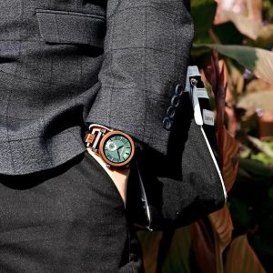 montre bois corail