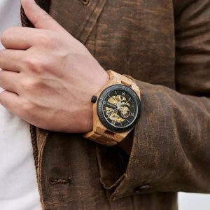 nuit forestière montre