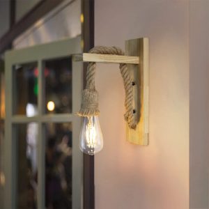 lampe murale en bois
