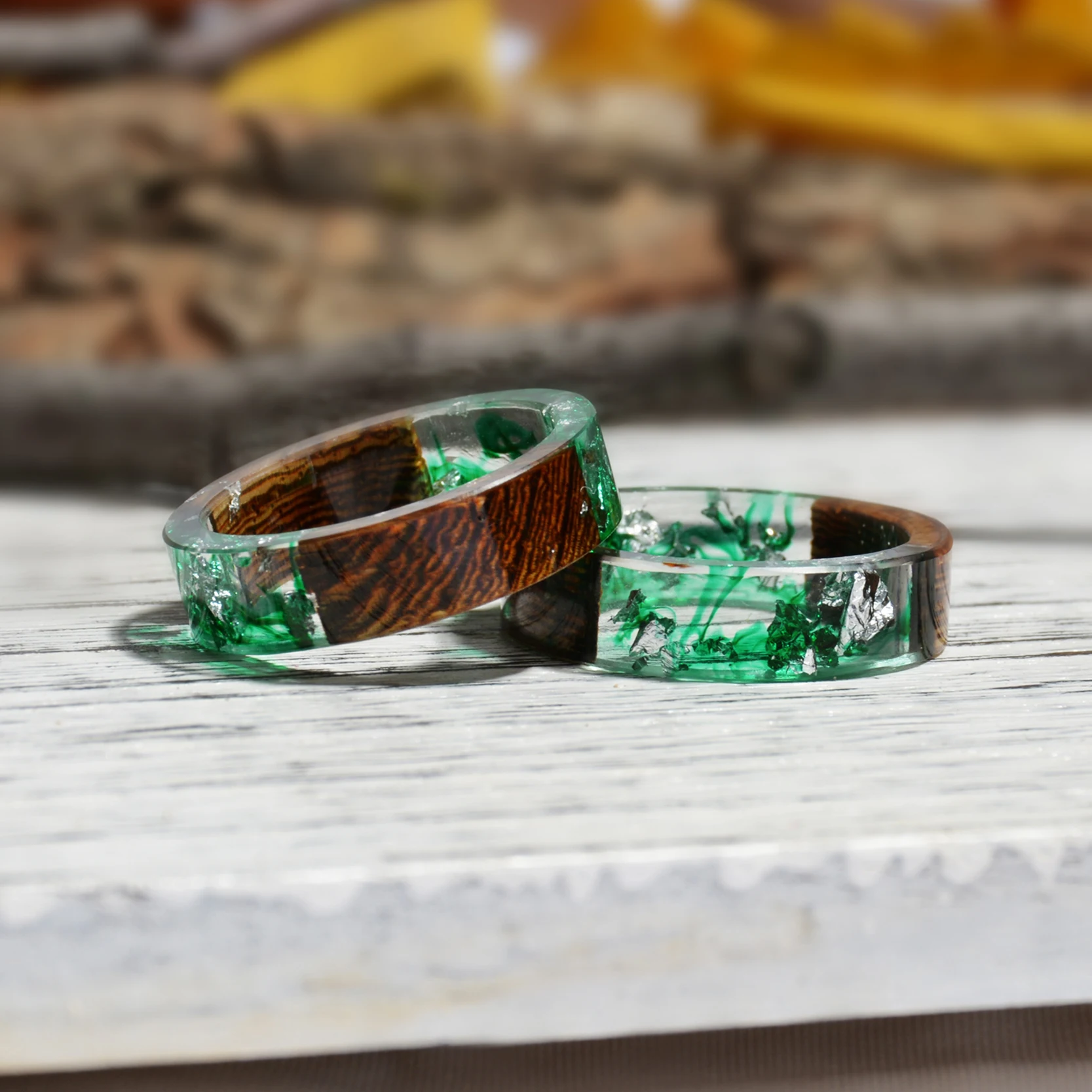 bague élégante en bois et résine