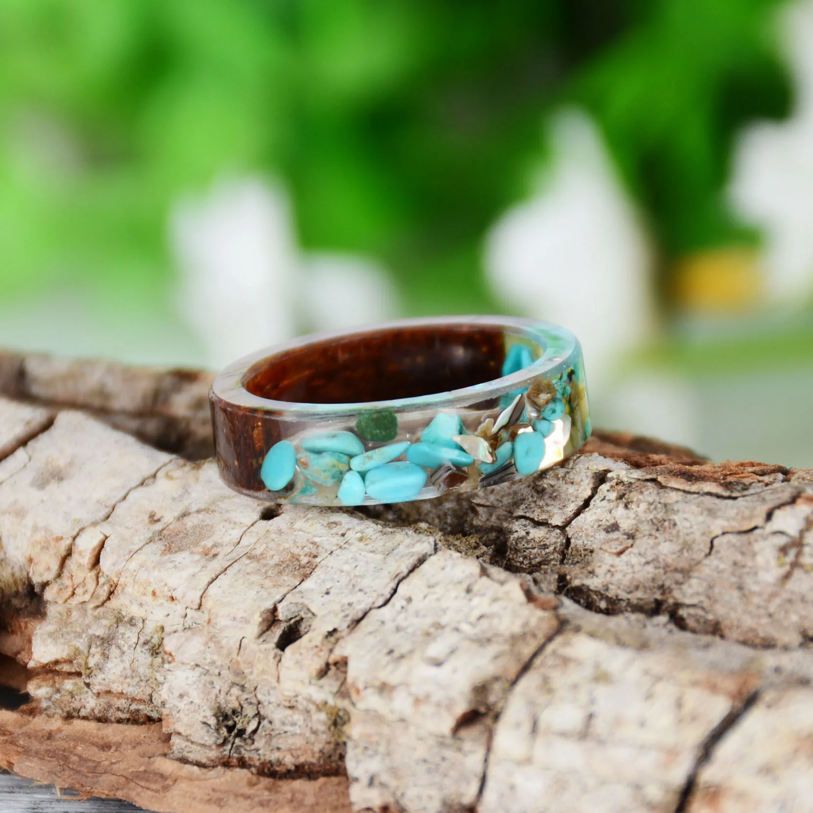 bijou naturel en bois et résine