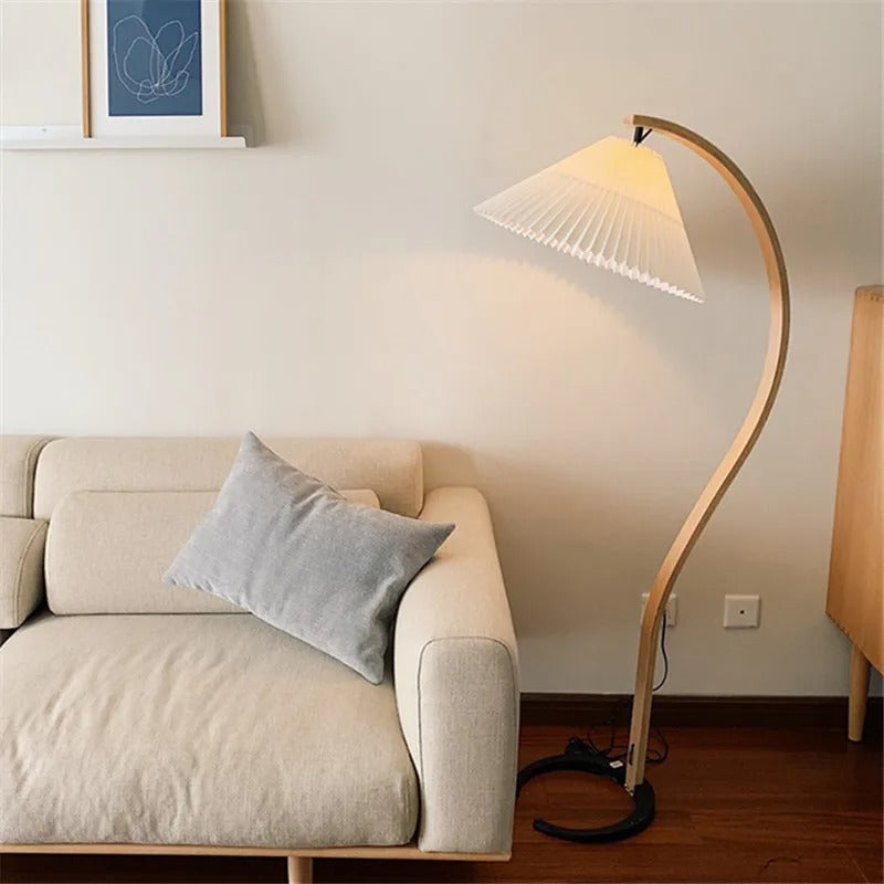lampadaire moderne en bois