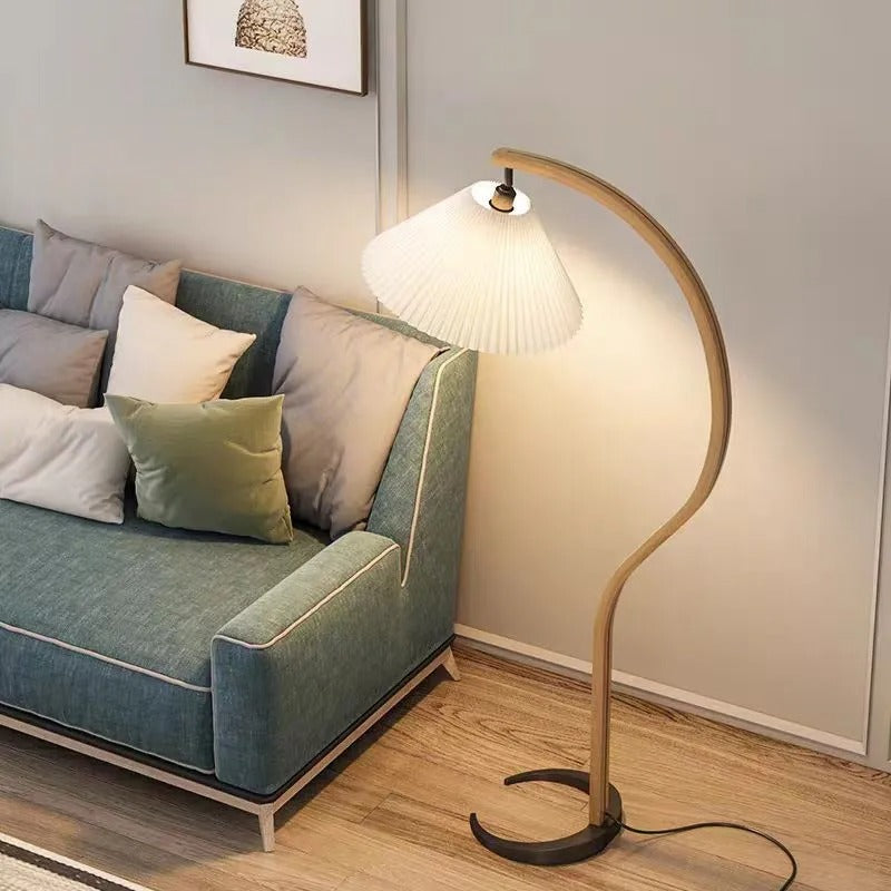 décoration avec lampadaire bois