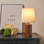 lampe bois et blanc