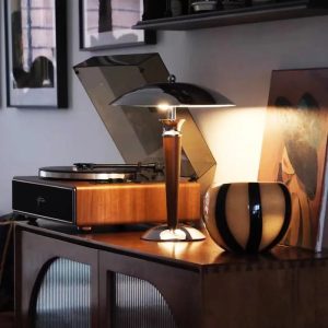 Éclairage design en bois et métal