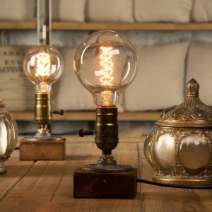 lampe industrielle en bois
