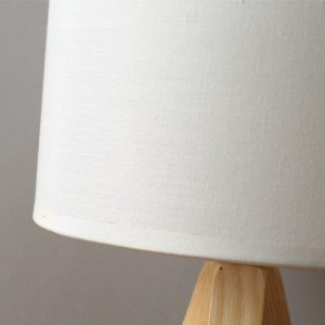 lampe élégante en bois