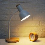 lampe de chevet en bois