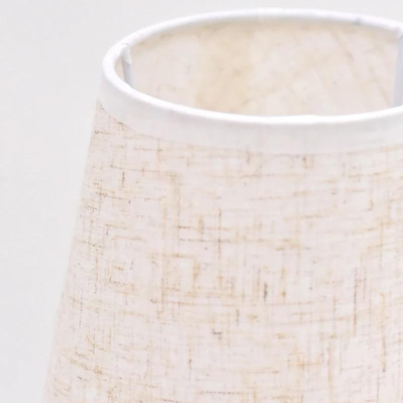 Lampe de chevet compacte et design