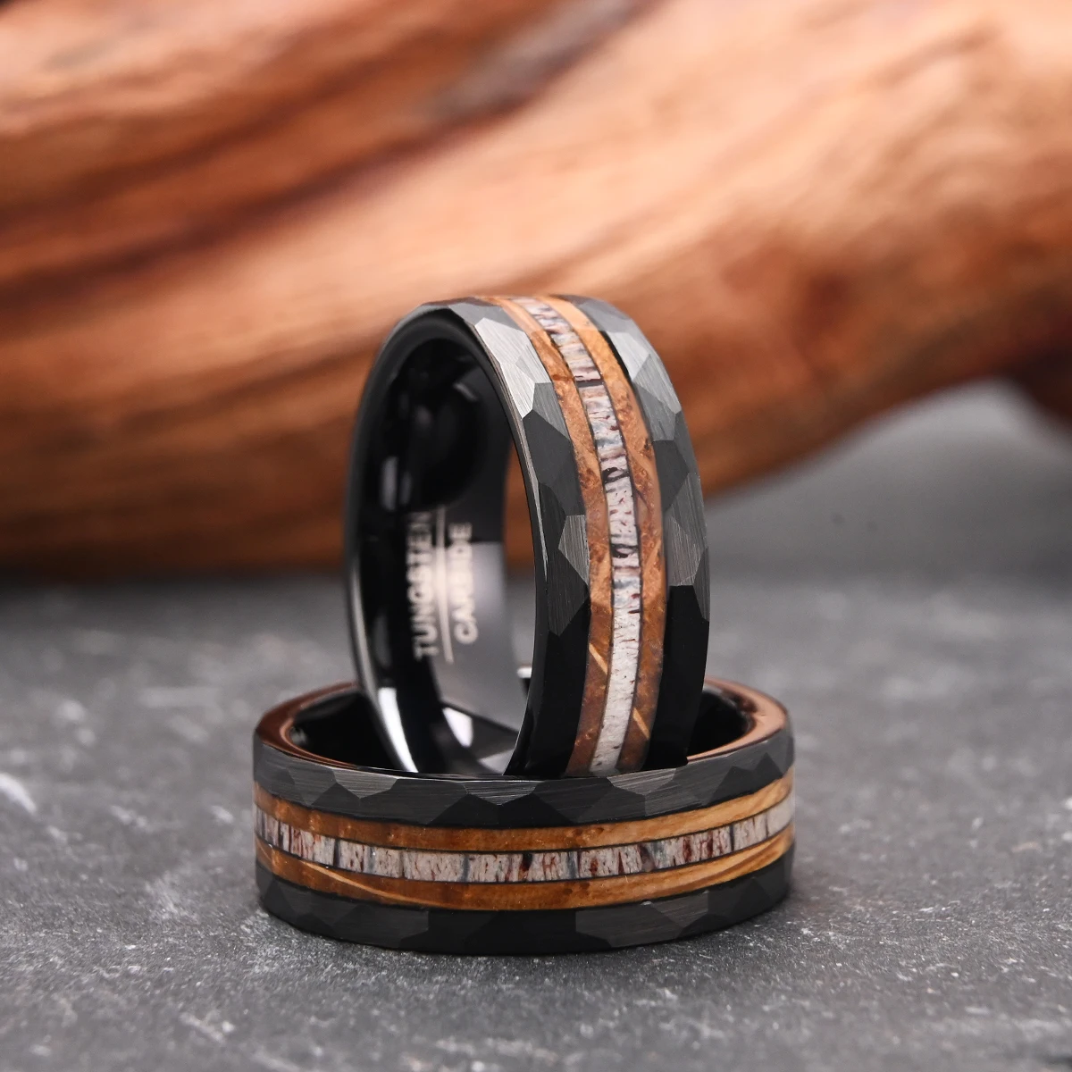 élégante bague en tungstène et bois
