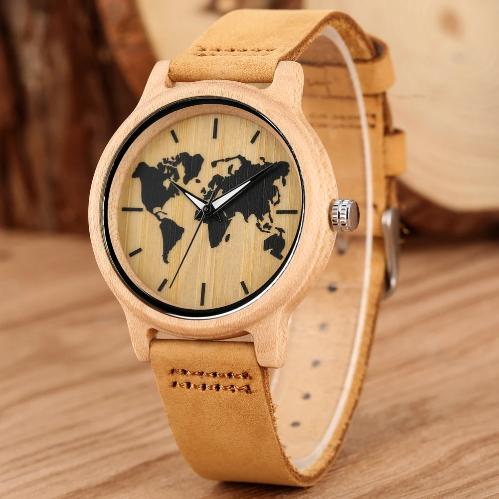 carte du monde sur montre en bois