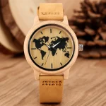 montre en bois carte du monde