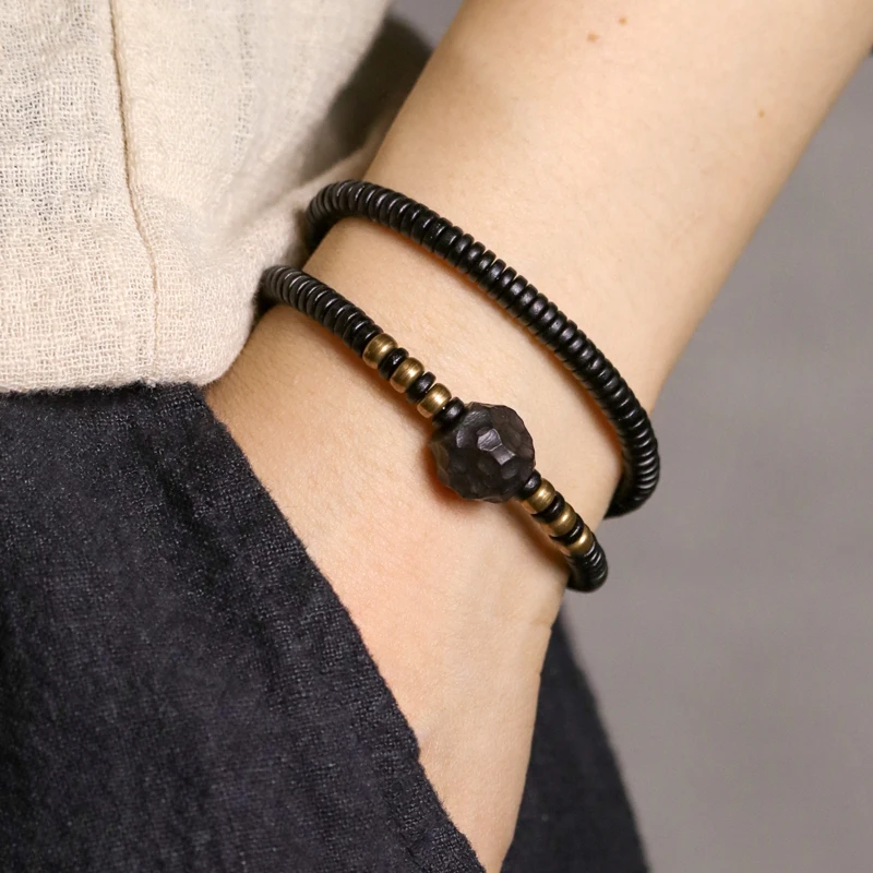 Bracelet en Bois d'Ébène Sculpté & Cuivre Vieilli – Image 3