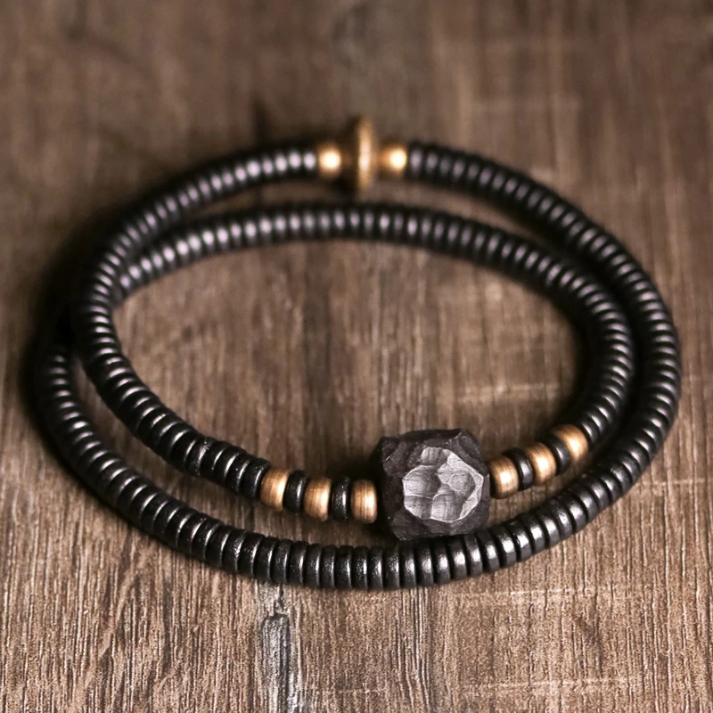 Bracelet en Bois d'Ébène Sculpté & Cuivre Vieilli