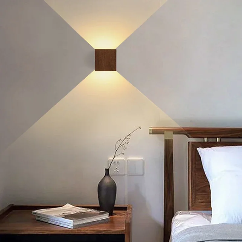 Applique murale LED en bois naturel