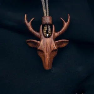 Collier Cerf en Bois – Pendentif Esprit de la Forêt