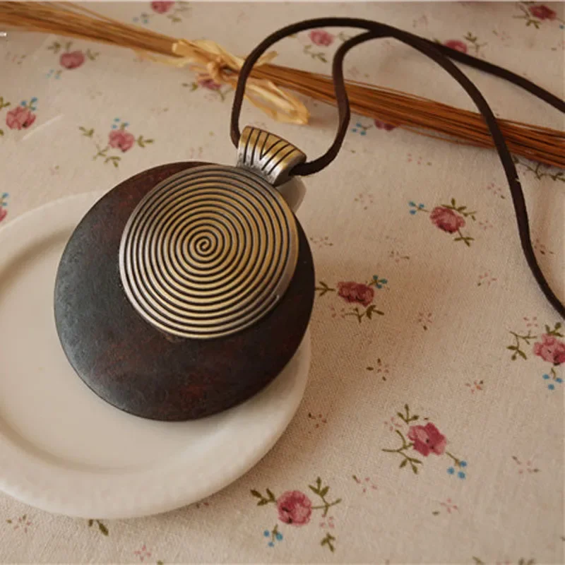 bijou bohème en bois rond