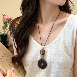 bijou bohème en bois rond femme
