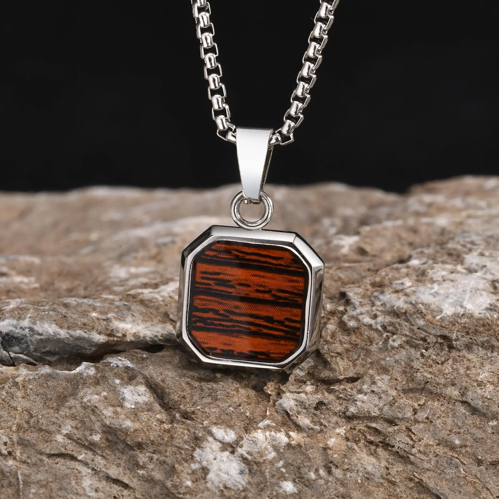 collier homme en bois