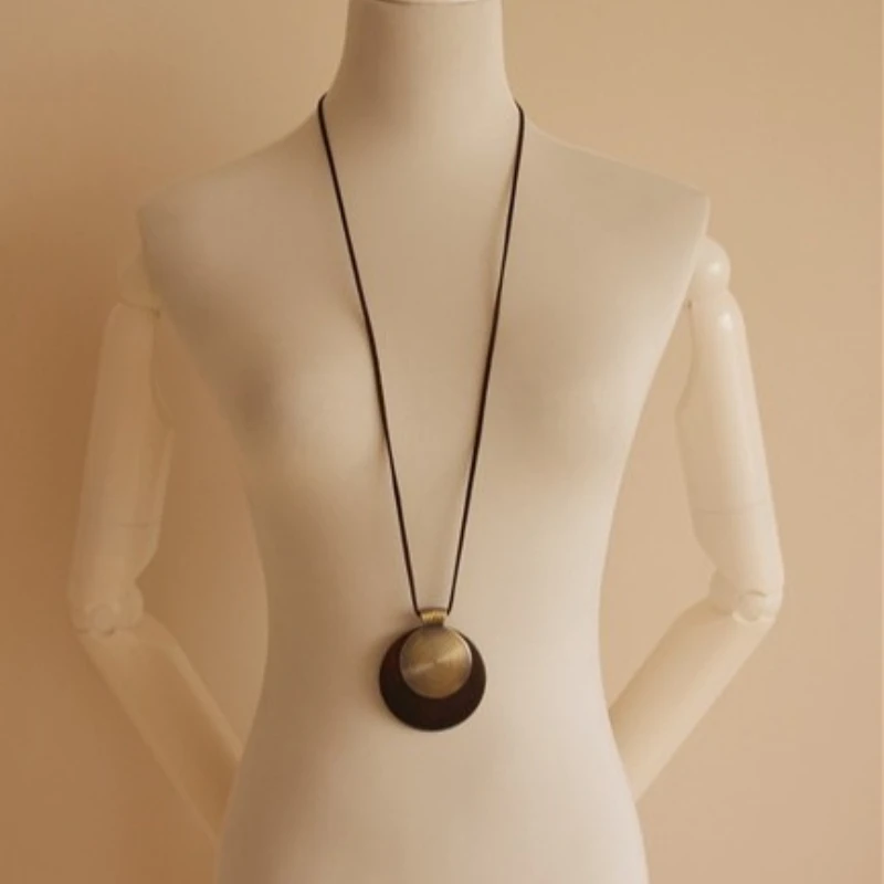 accessoire en bois femme tendance