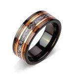 bague homme en tungstène bois et météorite