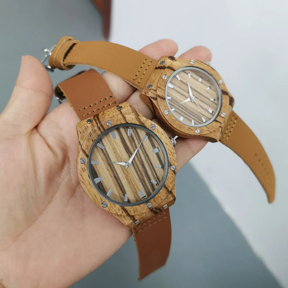 montres en bois naturel pour couple
