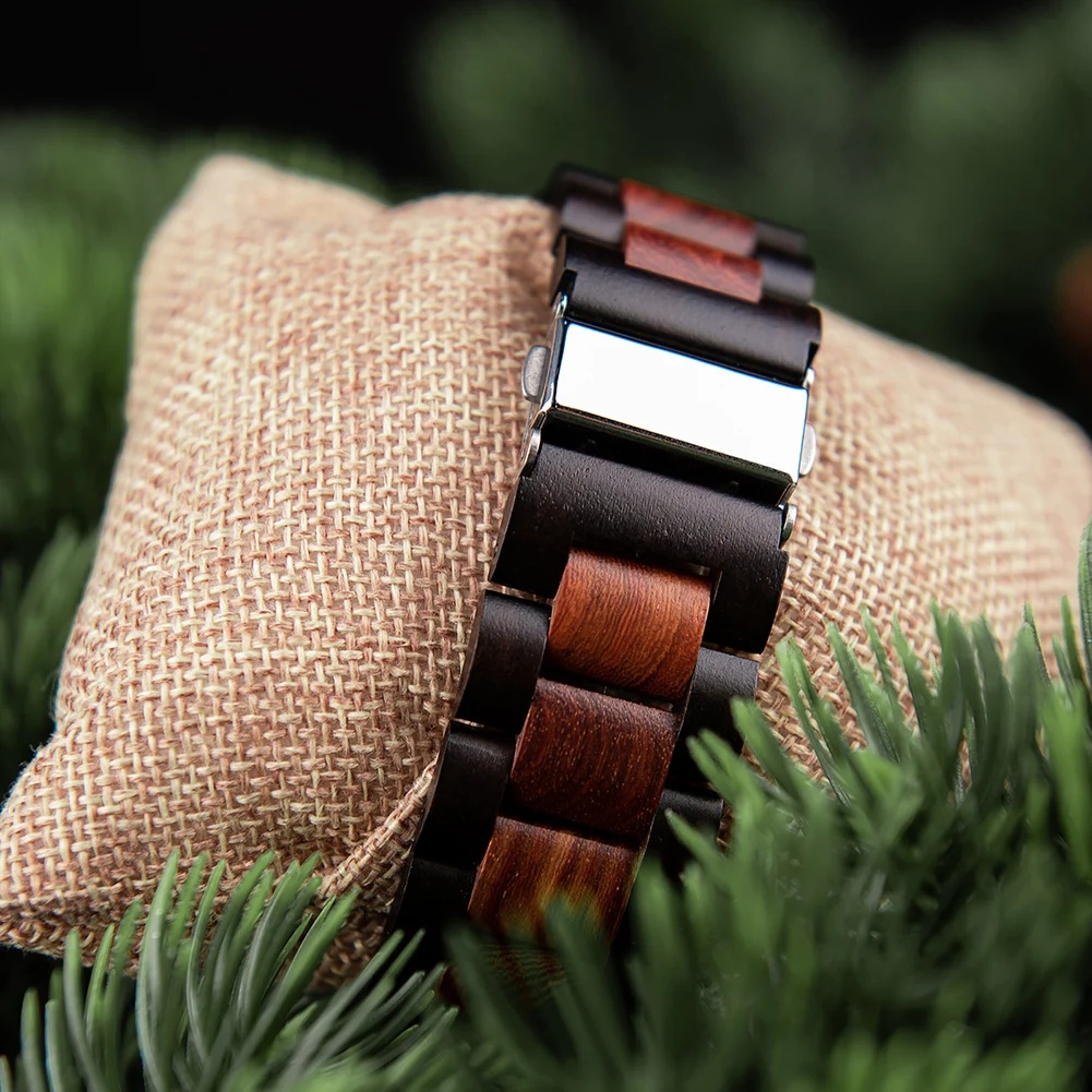 montre tendance en bois avec rune